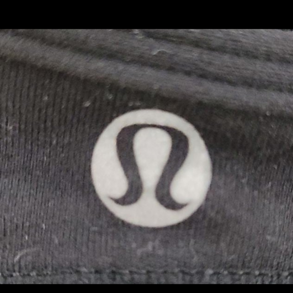 Bundle of 2 lululemon Practice Freely tanks - Picture 4 of 9